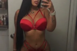 latina caliente 🔥 fotos reales... - Image 1